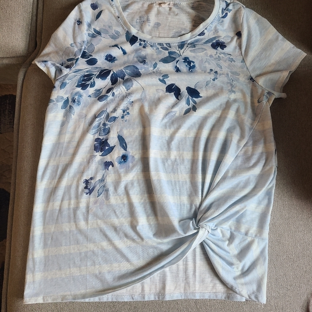 Westport floral short sleeve tee L